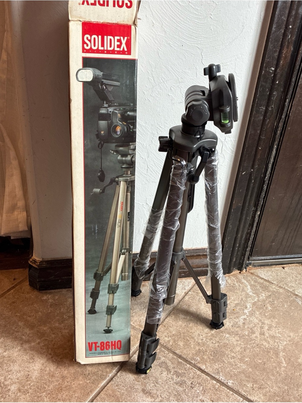 Solidex Camera Tripod with Pan-Tilt Head in Gray and Black